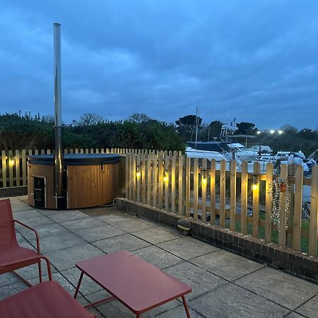 Hot Tub With A View - Christchurch Harbour Extérieur photo