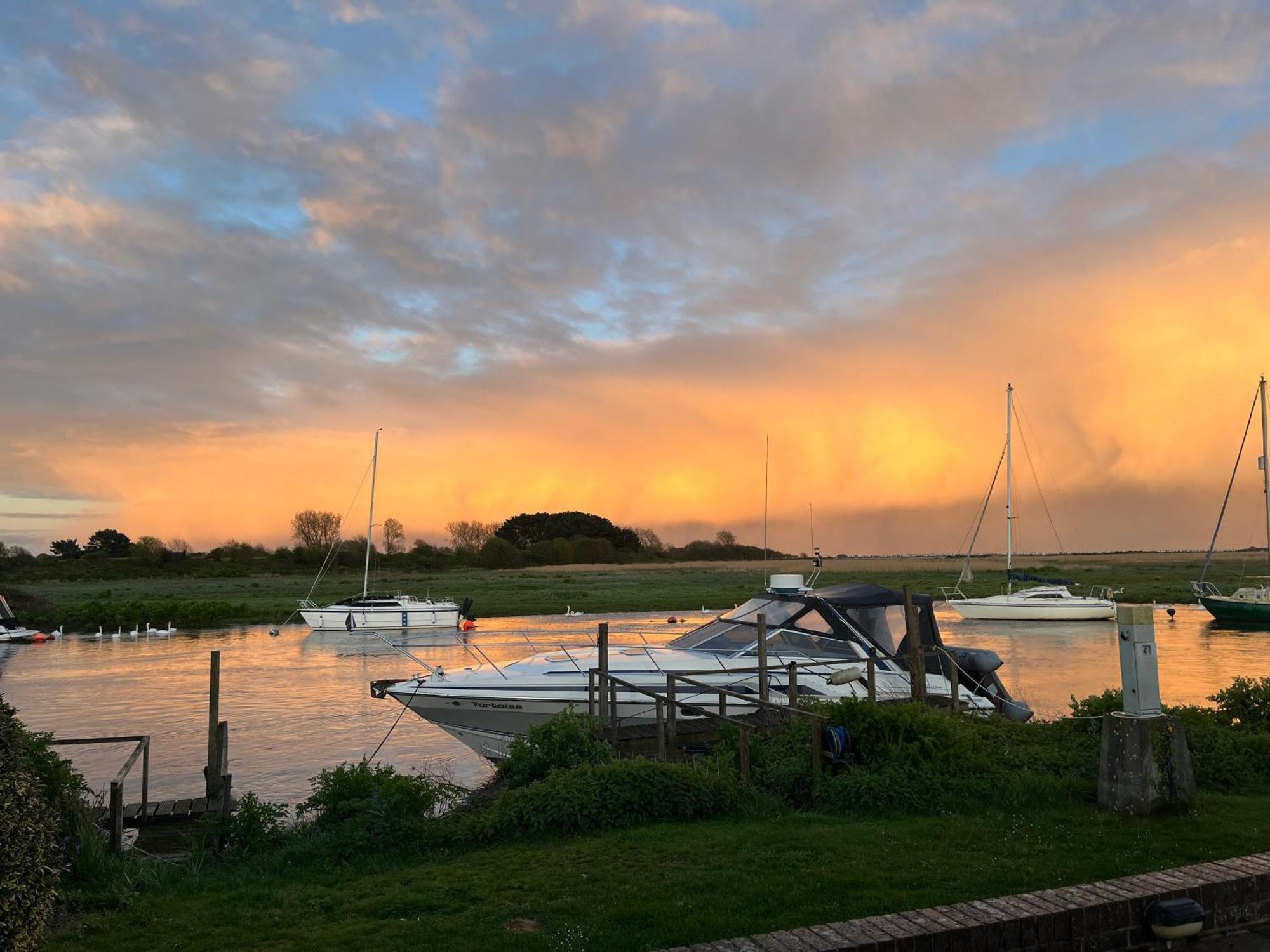 Hot Tub With A View - Christchurch Harbour Extérieur photo