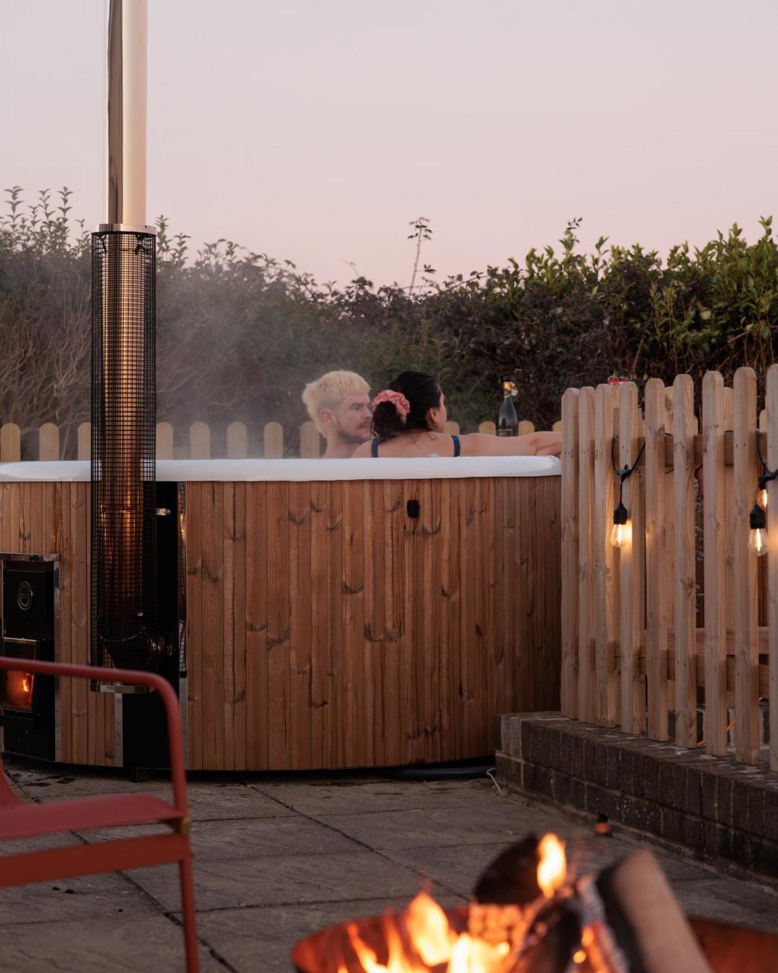 Hot Tub With A View - Christchurch Harbour Extérieur photo